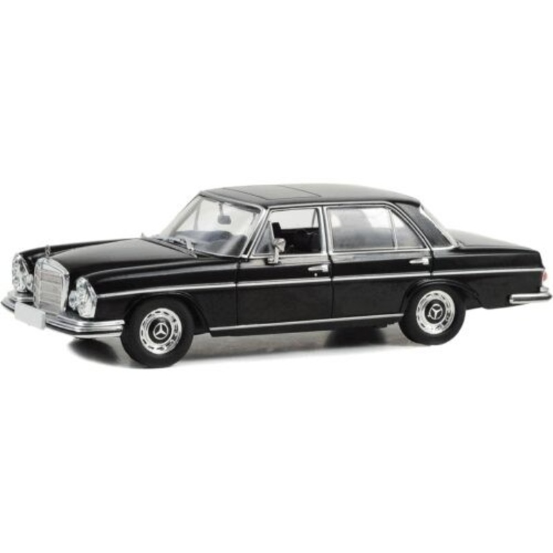 1:43 Mercedez Benz Rocky IV