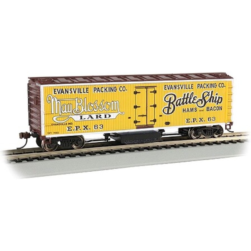 Track Cleaning 40′ Wood-Side Reefer Evansville Packing