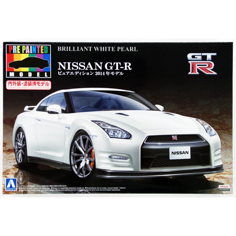 Aoshima 11348 Nissan GT-R (R35) 2014 Brilliant White Pearl 1/24 Scale Kit (Pre-painted Model)