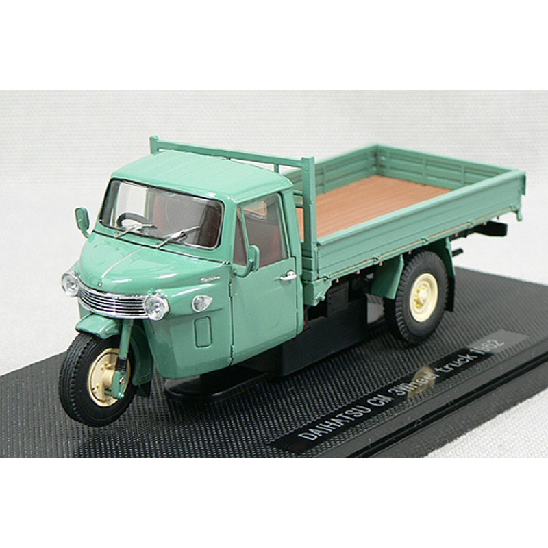 Ebbro 43931 Daihatsu CM Three-wheel Truck 1962 (Green) 1/43 Scale