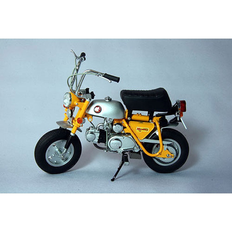 Ebbro 10019 Honda Monkey Z50A (Yellow) 1/10 Scale