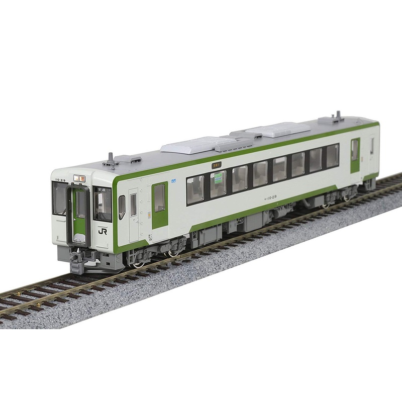 Kato 1-615 Passenger Car KIHA 110-200 with Motor  (HO scale)