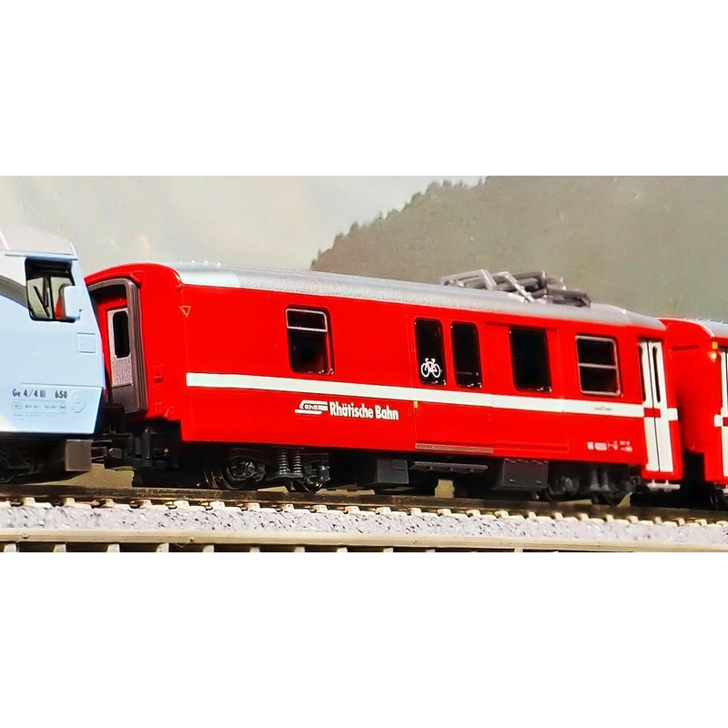 Kato 5279-2 Rhaetian Railway Power Luggage Car DS4222 (N scale)
