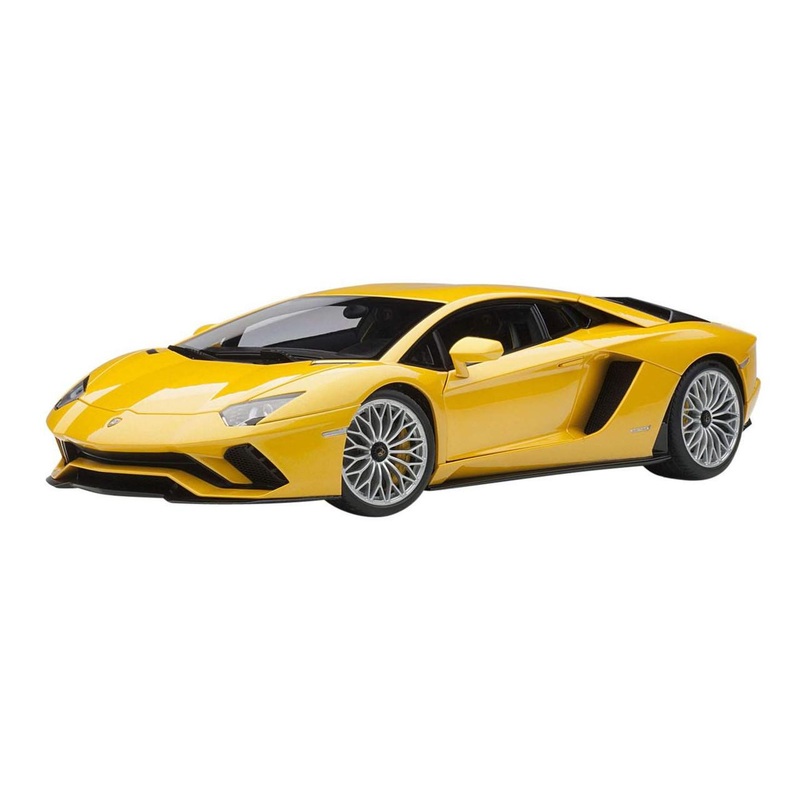 AUTOArt 1/18 Lamborghini Aventador S (Metallic Yellow) Finished Model