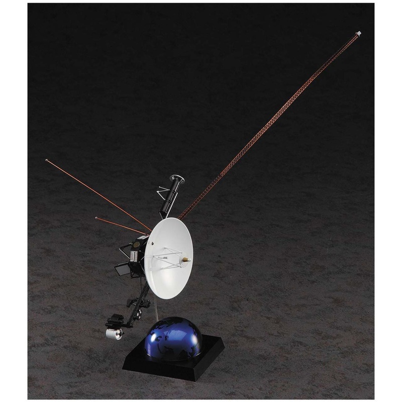 Hasegawa SP406 Unmanned Space Probe Voyager w/ Golden Record Plate 1/48 Scale kit